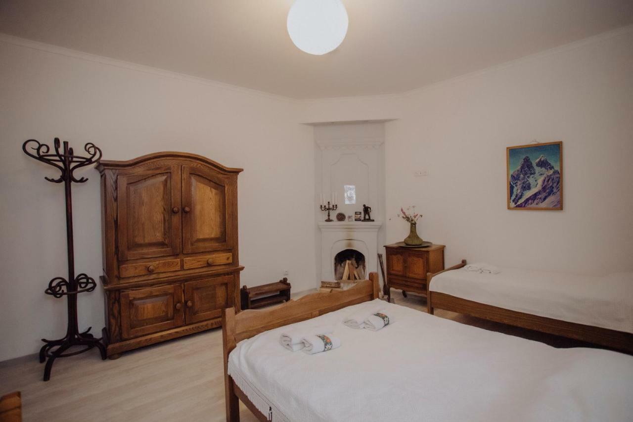 Larda Hotel Mestia Esterno foto