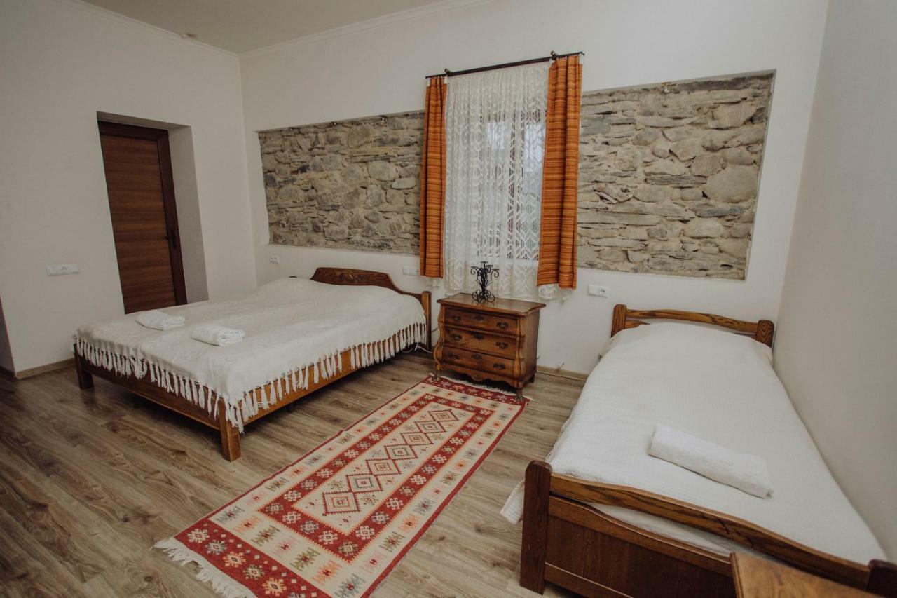 Larda Hotel Mestia Esterno foto