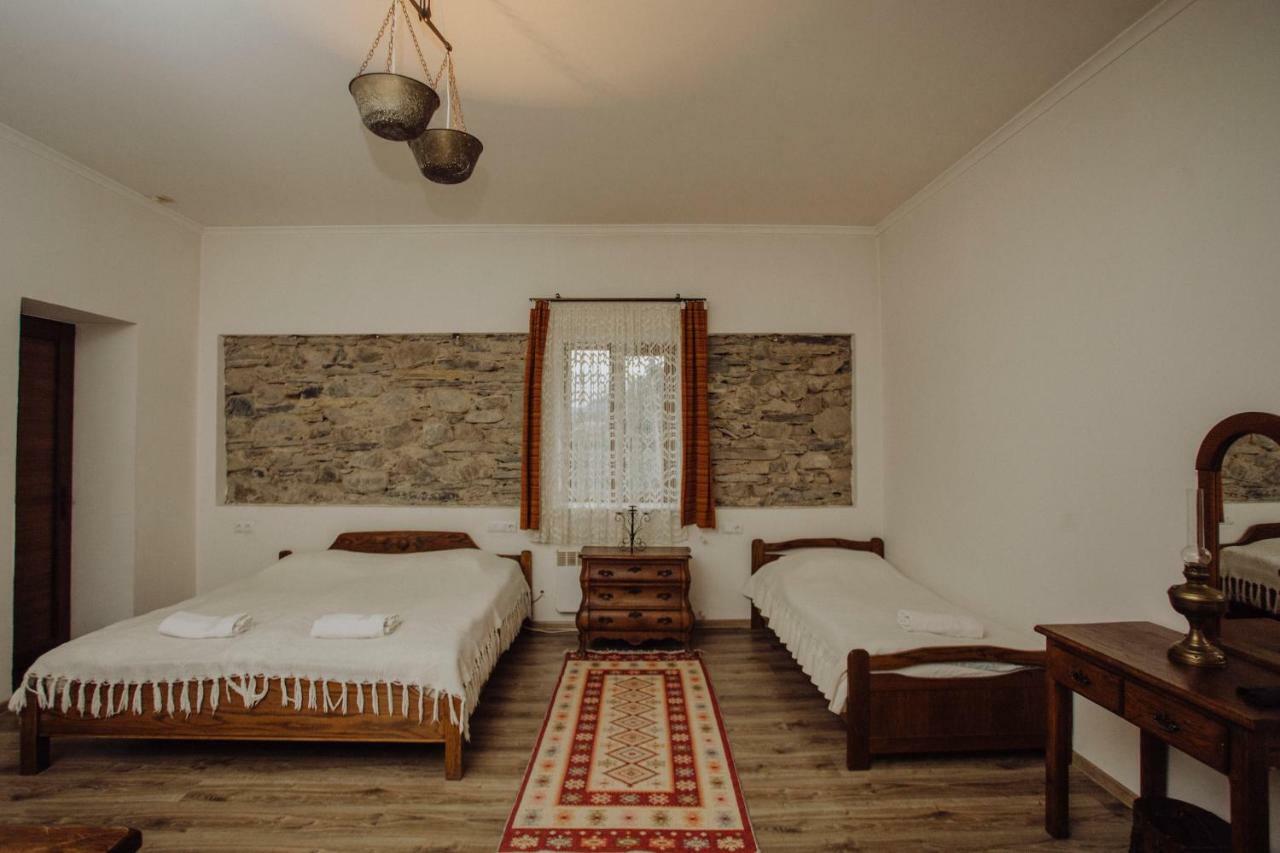 Larda Hotel Mestia Esterno foto